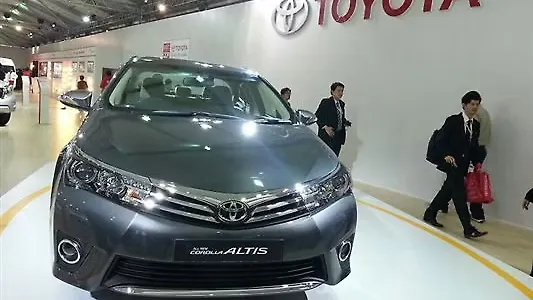 Toyota India opens booking for the new Corolla Altis Toyota India opens booking for the new Corolla Altis