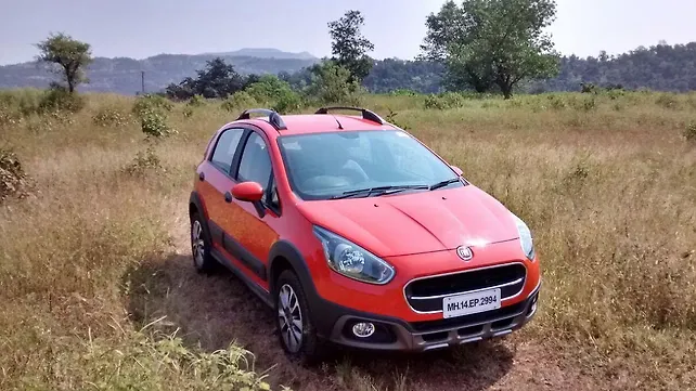 Fiat Avventura launched in India at Rs 5.99 lakh Fiat Avventura launched in India at Rs 5.99 lakh