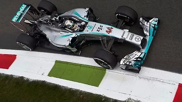 Hamilton takes pole position from Rosberg at Monza Hamilton takes pole position from Rosberg at Monza