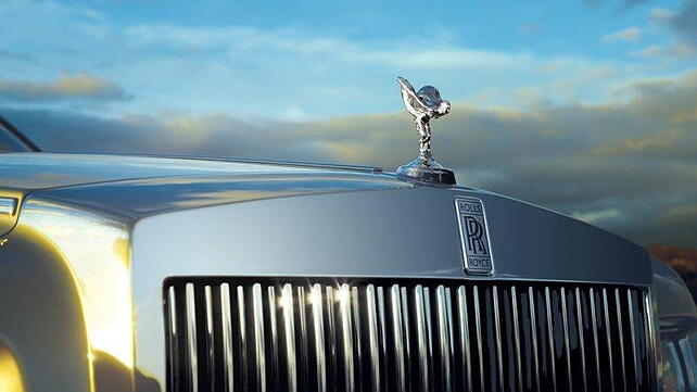 Rolls Royce announces crossover