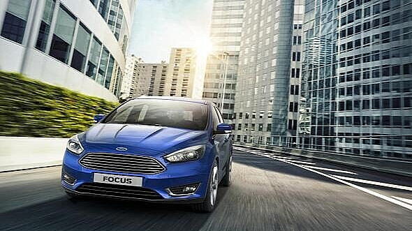 2015 Ford Focus facelift unveiled at the Mobile World Congress