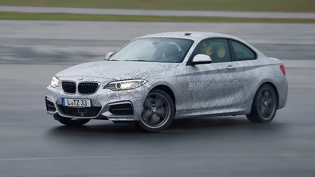 BMW demonstrates a self-drifting car at Las Vegas Motor Speedway BMW demonstrates a self-drifting car at Las Vegas Motor Speedway