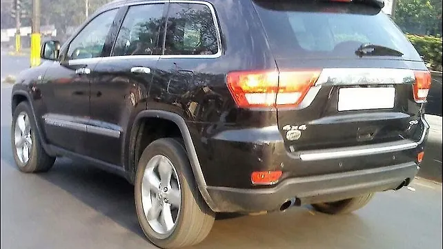Jeep Wrangler and Grand Cherokee caught testing in Pune again Jeep Wrangler and Grand Cherokee caught testing in Pune again