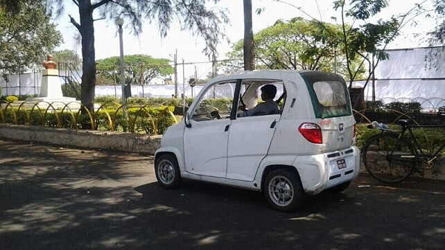 Bajaj RE60 spotted testing in Pune
