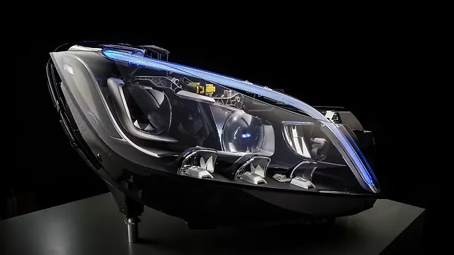 Mercedes-Benz developing new LED headlights Mercedes-Benz developing new LED headlights