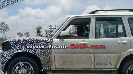 Mahindra Scorpio facelifted spotted testing 