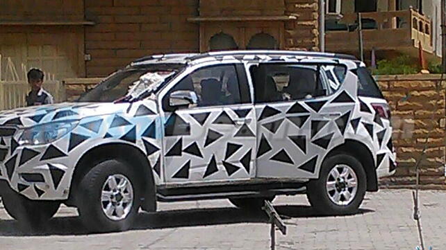 Chevrolet Trailblazer and Spin spotted testing in Rajasthan