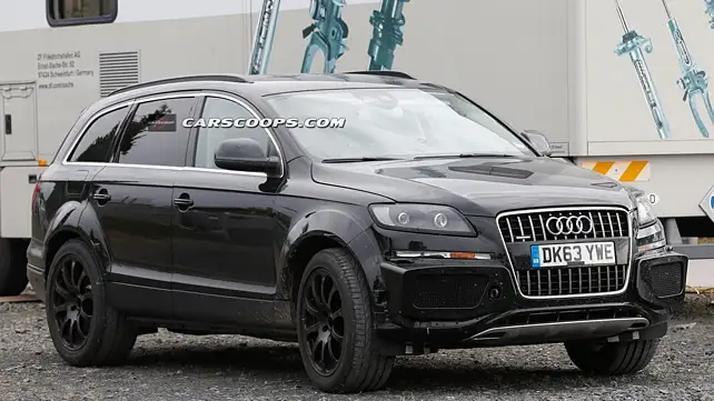 Bentley SUV test mule spotted in an Audi Q7 body Bentley SUV test mule spotted in an Audi Q7 body