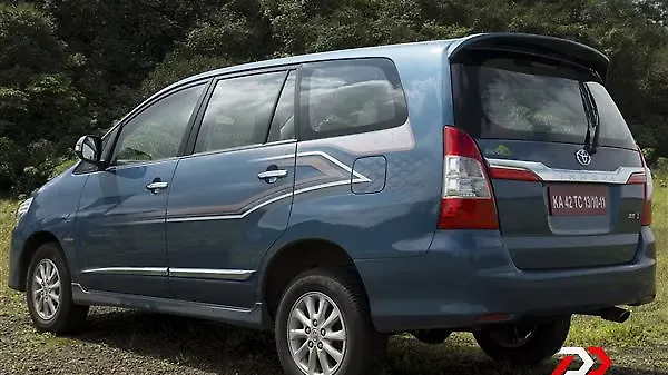 Toyota Innova Facelift - CarWale
