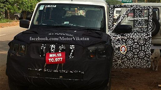Mahindra Scorpio 2014 variant spotted in a completely camouflaged avatar