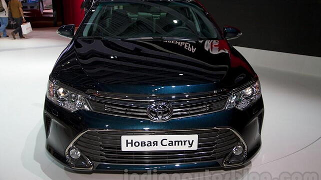 2015 Toyota Camry unveiled at the Moscow Motor Show