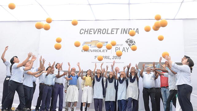 Chevrolet India donates 150 One World Futbols to school in Navlakh Umbre