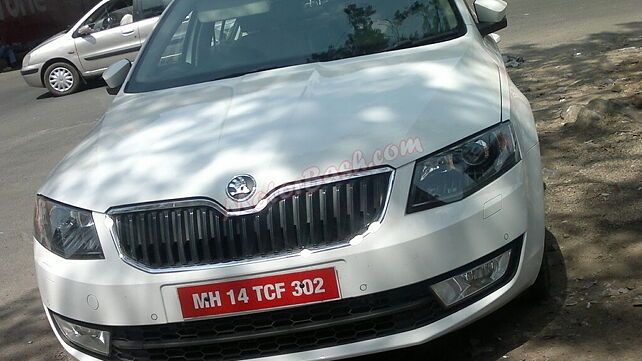 2013 Skoda Octavia spied with DSG gearbox