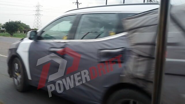Facelifted Hyundai Santa Fe spotted testing outside Chennai