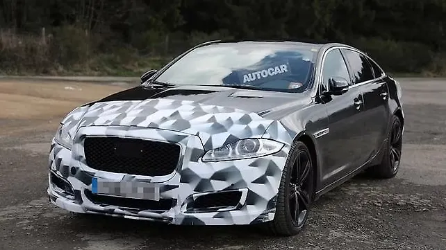 Facelifted Jaguar XJ-R spotted testing Facelifted Jaguar XJ-R spotted testing