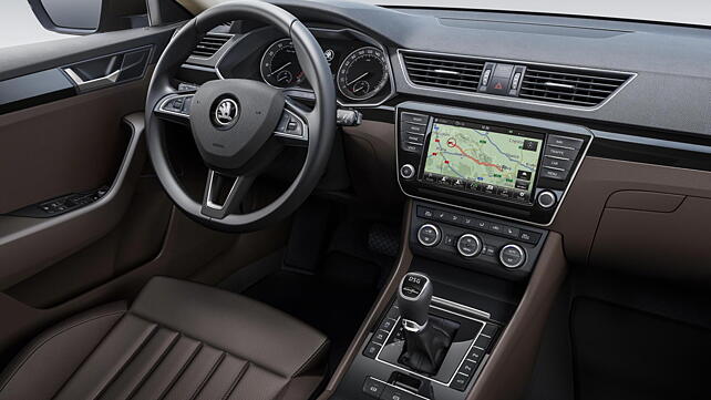 Skoda officially shows interior design of new Superb