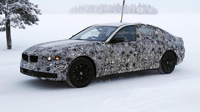 BMW 5 Series plug-in hybrid spied during winter testing