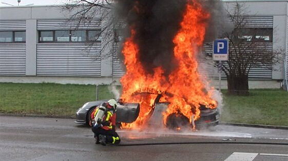 Porsche stops deliveries of 911 GT3 to sort fire fiasco