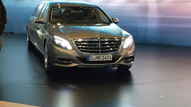 Mercedes Maybach S600 Pullman spotted before unveiling