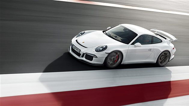 Porsche 911 GT3 with rear-wheel steering shown in official video