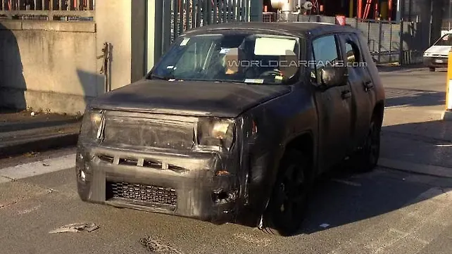 Jeep’s crossover spied again; this time wears a production body Jeep’s crossover spied again; this time wears a production body