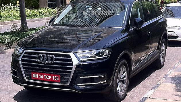 2015 Audi Q7 spied testing in Mumbai again