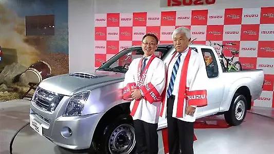 2014 Auto Expo: Isuzu Motors displays an extended version of the D-Max Space cab 2014 Auto Expo: Isuzu Motors displays an extended version of the D-Max Space cab
