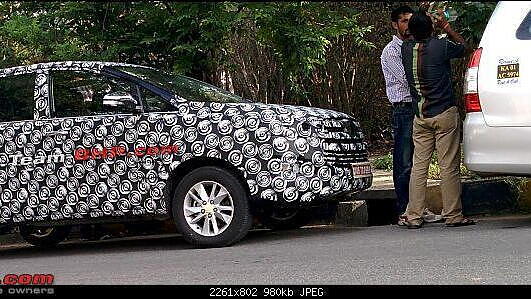 2016 Toyota Innova spotted testing in Bangalore