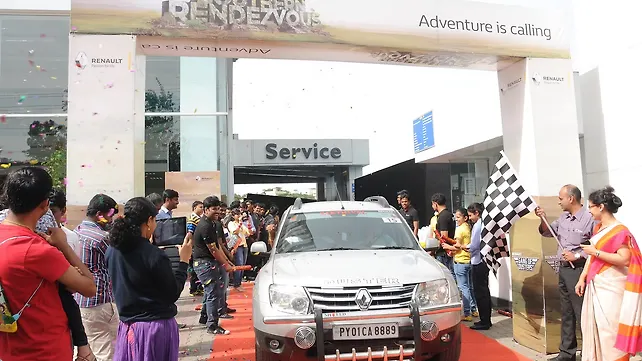 Renault India flags off the ‘Gang of Dusters’ drive in Bengaluru Renault India flags off the ‘Gang of Dusters’ drive in Bengaluru