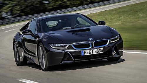 2013 Frankfurt Motor Show: BMW i8 sport sedan unveiled