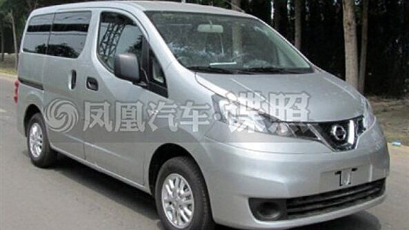 New test mules of the Nissan Evalia facelift spotted in China