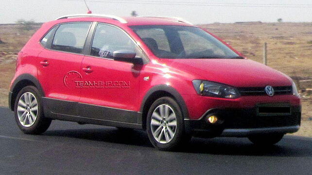 Volkswagen Polo Cross spied again