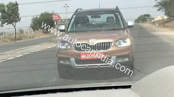 Skoda Yeti facelift spotted testing in India Skoda Yeti facelift spotted testing in India