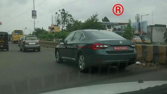 2016 Skoda Superb spotted on test in Aurangabad