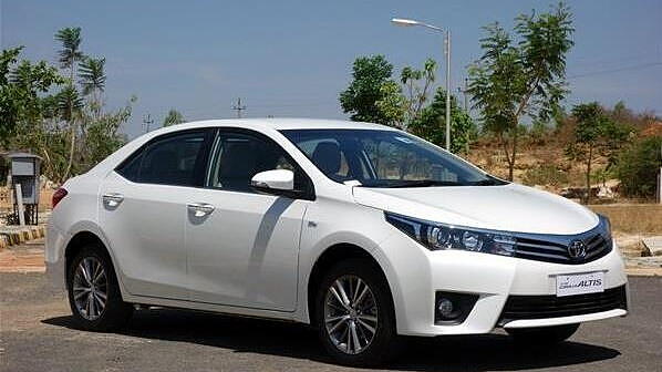 Toyota sells 12,556 units in October 2014