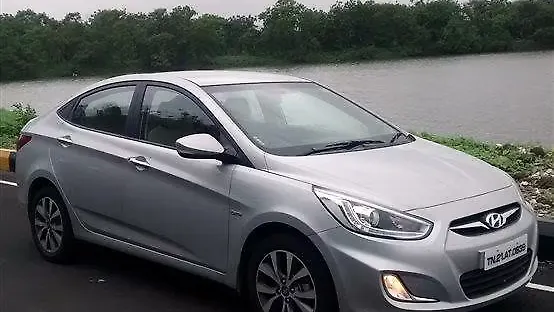 Hyundai opens another dealership in Mumbai Hyundai opens another dealership in Mumbai