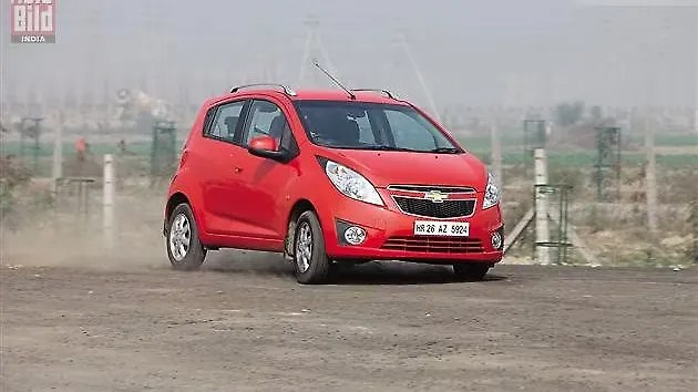 Chevrolet Beat vs Hyundai i10 vs Maruti Ritz - CarWale