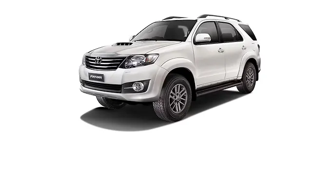 Toyota launches Fortuner 4X4 AT and updated Innova Toyota launches Fortuner 4X4 AT and updated Innova