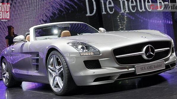 Mercedes-Benz unveils the SLS AMG Roadster