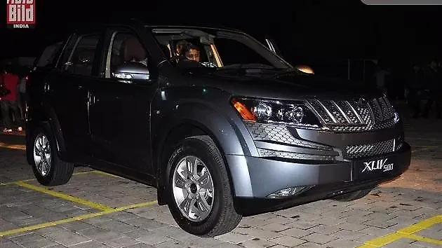 Mahindra unveils the XUV500 Mahindra unveils the XUV500