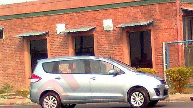 Maruti Suzuki Ertiga spotted. To be unveiled at Auto Expo