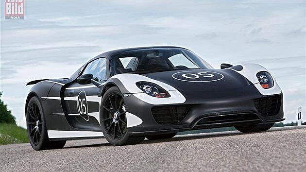 Porsche starts testing the 918 Spyder prototype