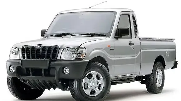 Mahindra donates vehicles to help Nepal earthquake victims Mahindra donates vehicles to help Nepal earthquake victims
