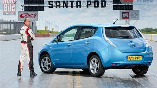 Nissan Leaf goes into record books… in reverse