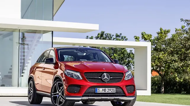 Mercedes-Benz vehicles to feature in Jurassic World movie Mercedes-Benz vehicles to feature in Jurassic World movie