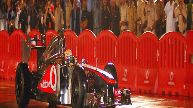 Lewis Hamilton woos Mumbai at Vodafone Speed Fest