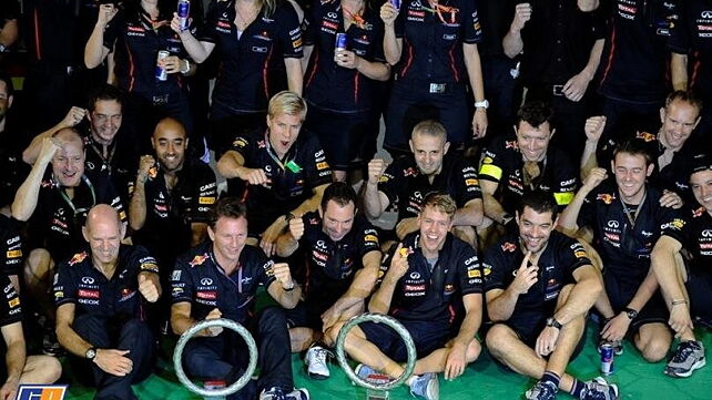 Vettel takes victory for Red Bull in Singapore