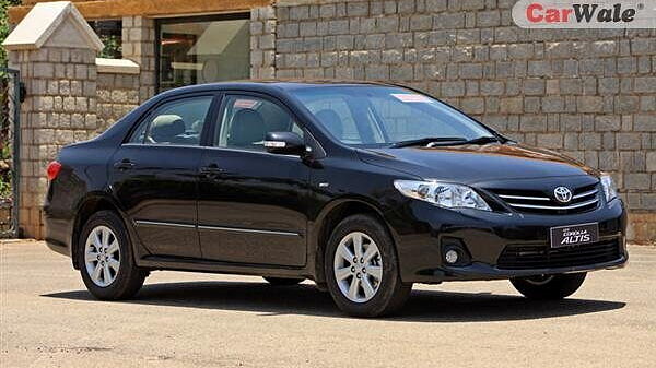 Toyota recalls 8,700 units of Corolla Altis and Camry in India
