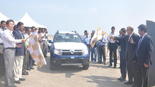 Renault begins export of right-hand drive Duster