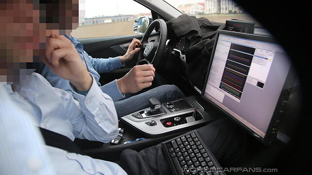 Second-gen Audi Q7 interior spied